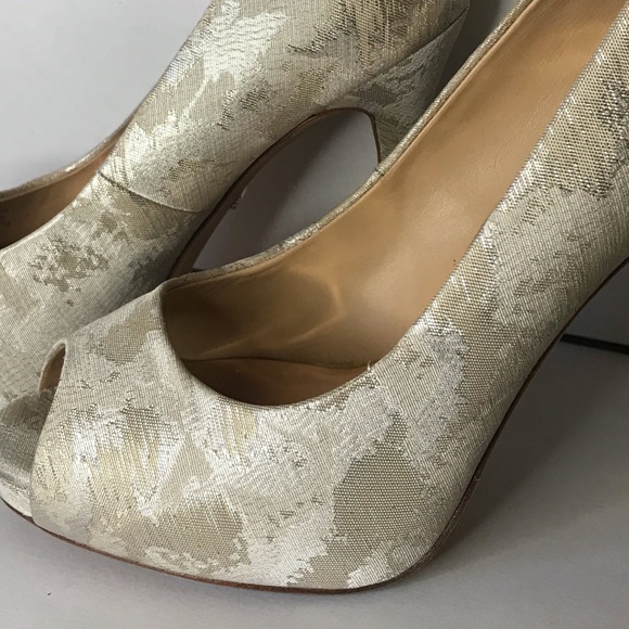 Worn once! Badgley Mischka pumps! - Picture 3 of 4
